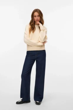 Pantalón vaquero detalle cadena