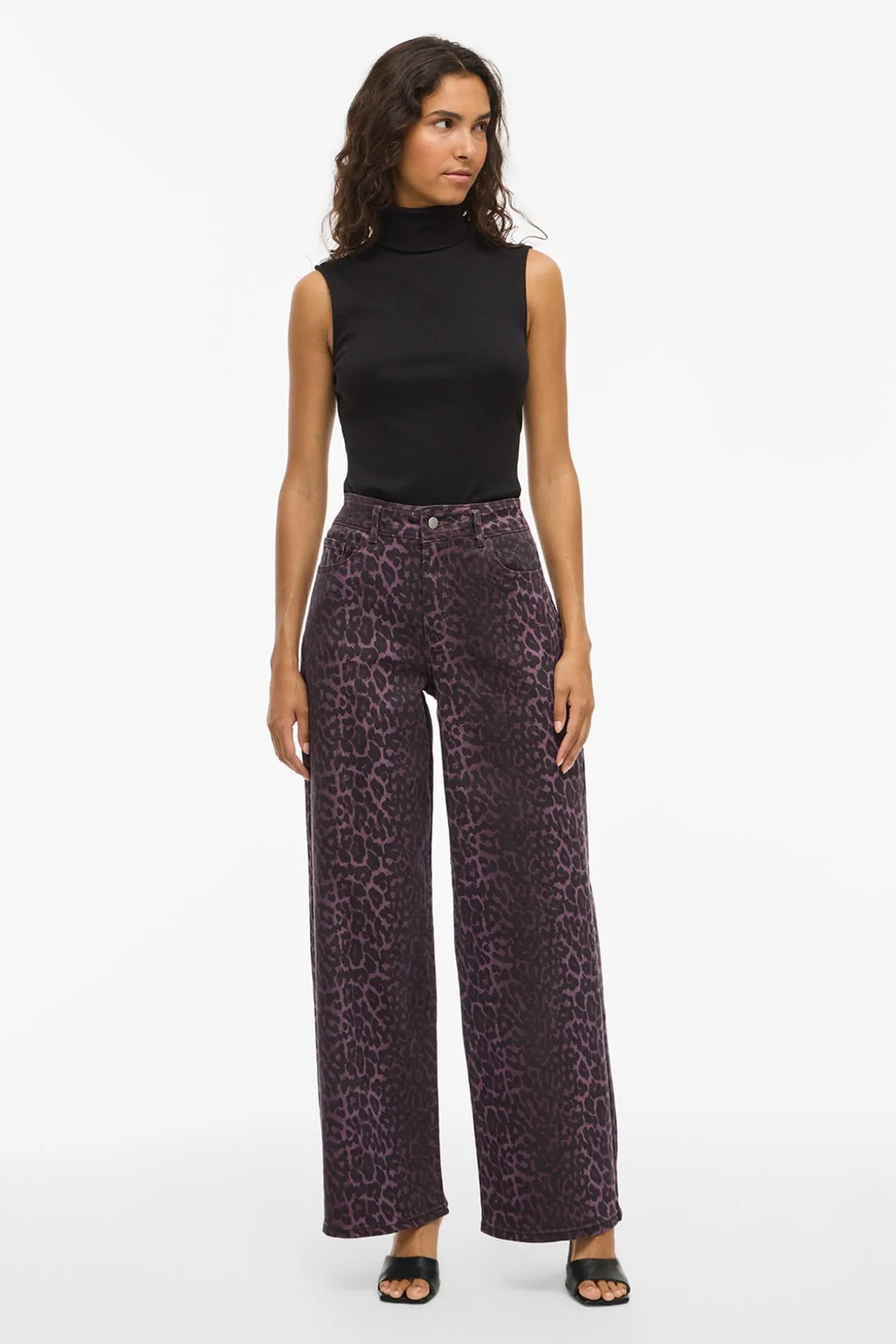 Pantalón vaquero estampado leopardo