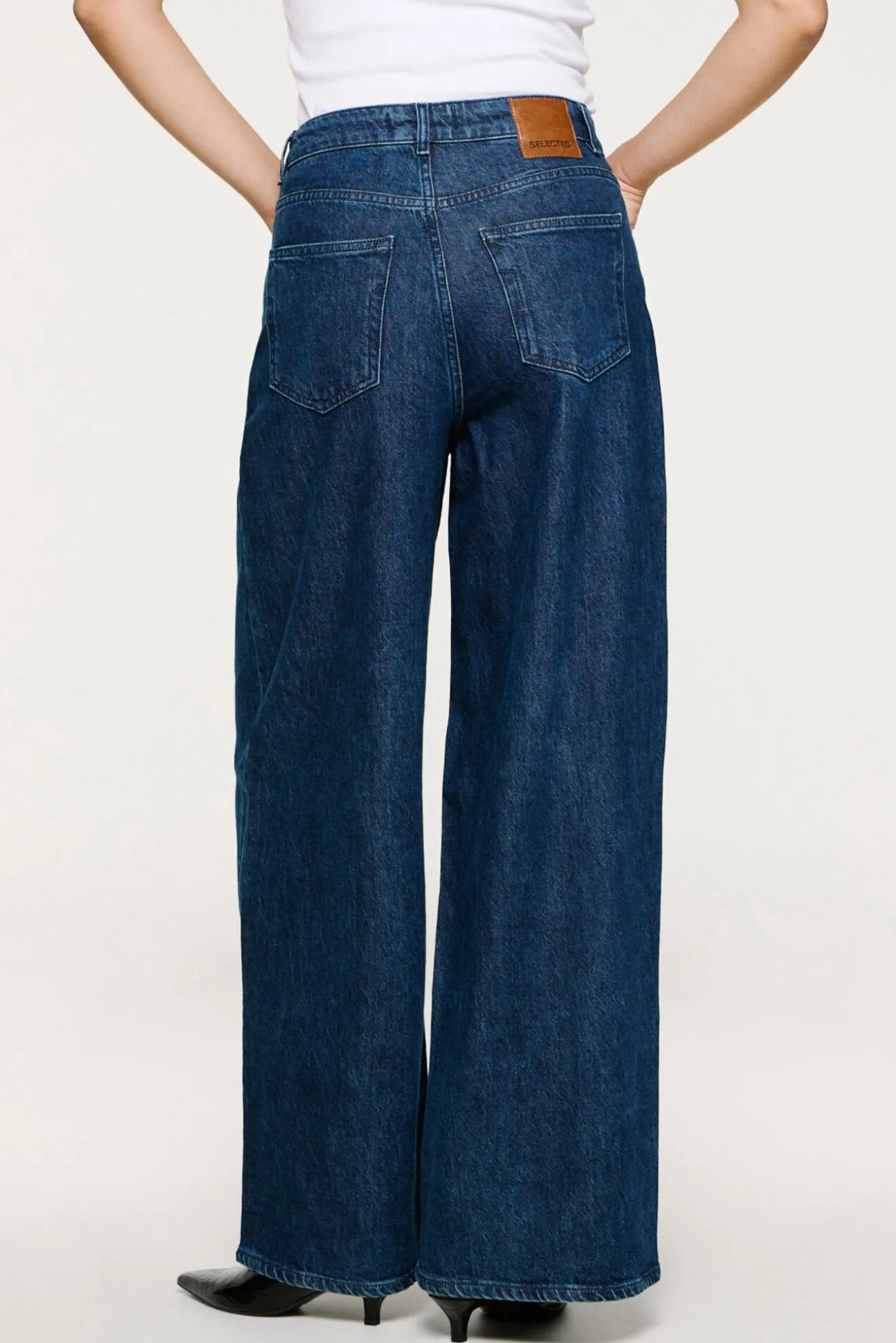 Pantalón vaquero pinzas algodón orgánico.