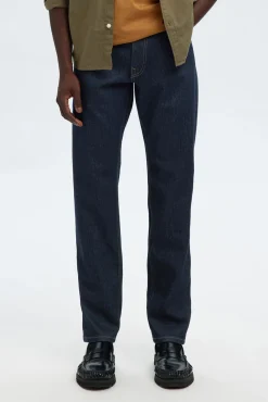 Pantalón vaquero Slim Fit.