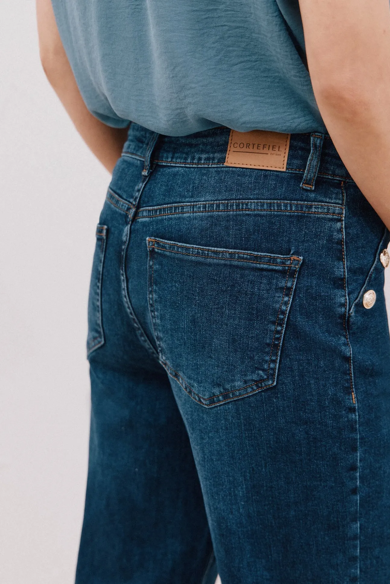 Pantalones buttons