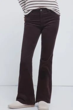 Pantalones pana low flare