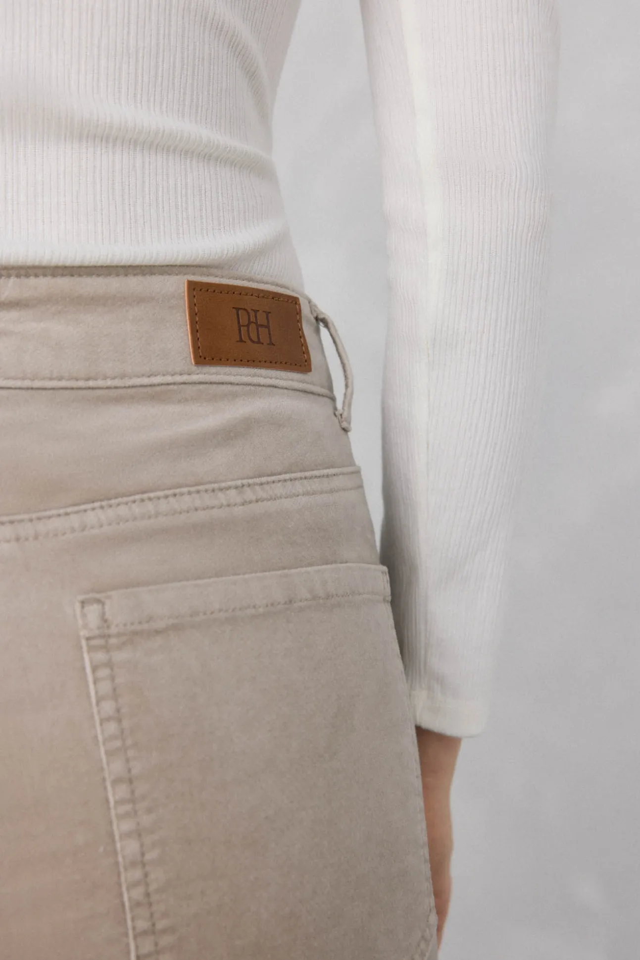 Pantalones terciopelo flare cropped