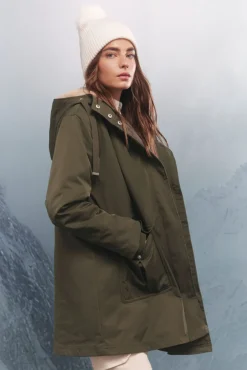Parka capucha 2 en 1 repelente al agua