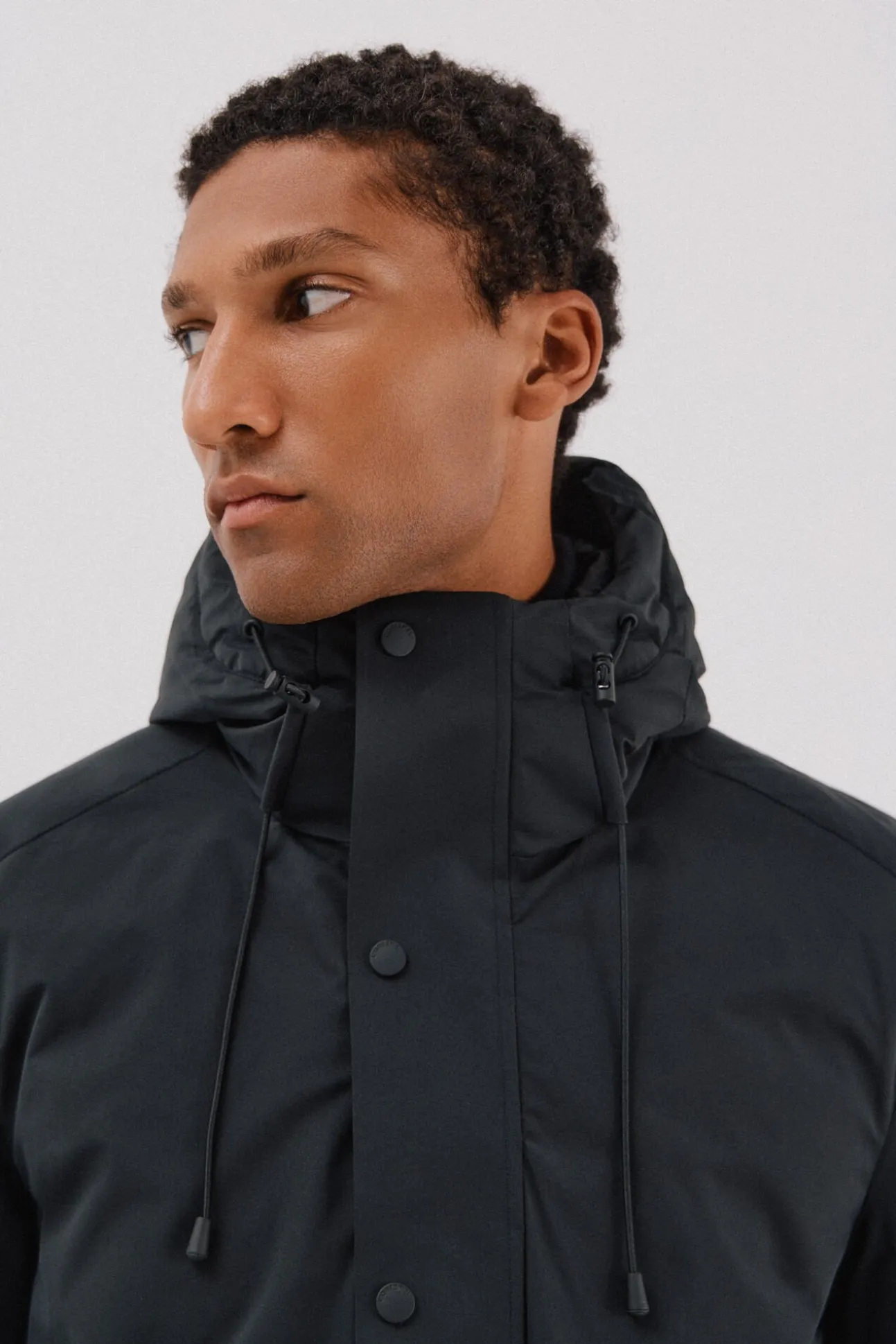 Parka con capucha