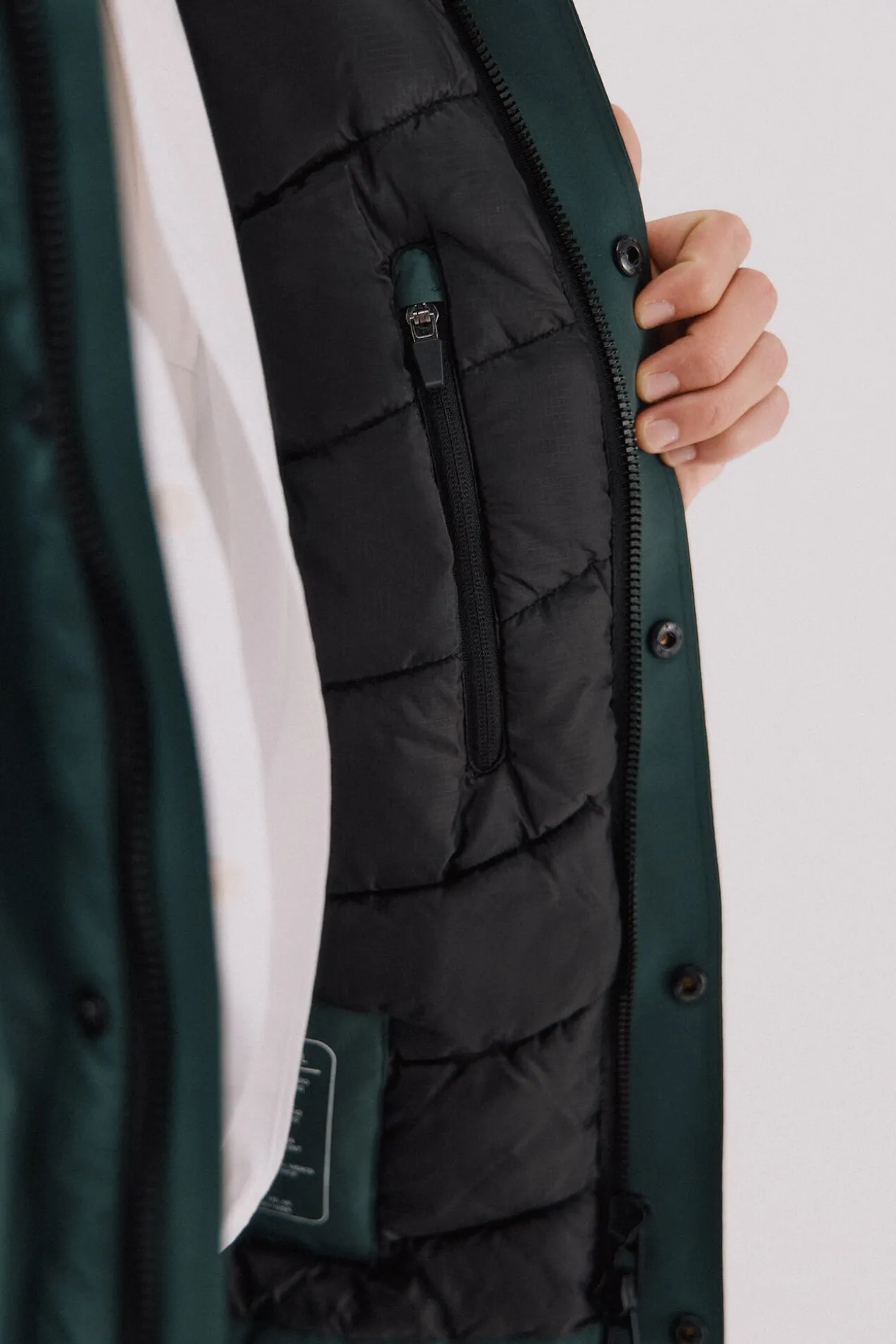 Parka con capucha