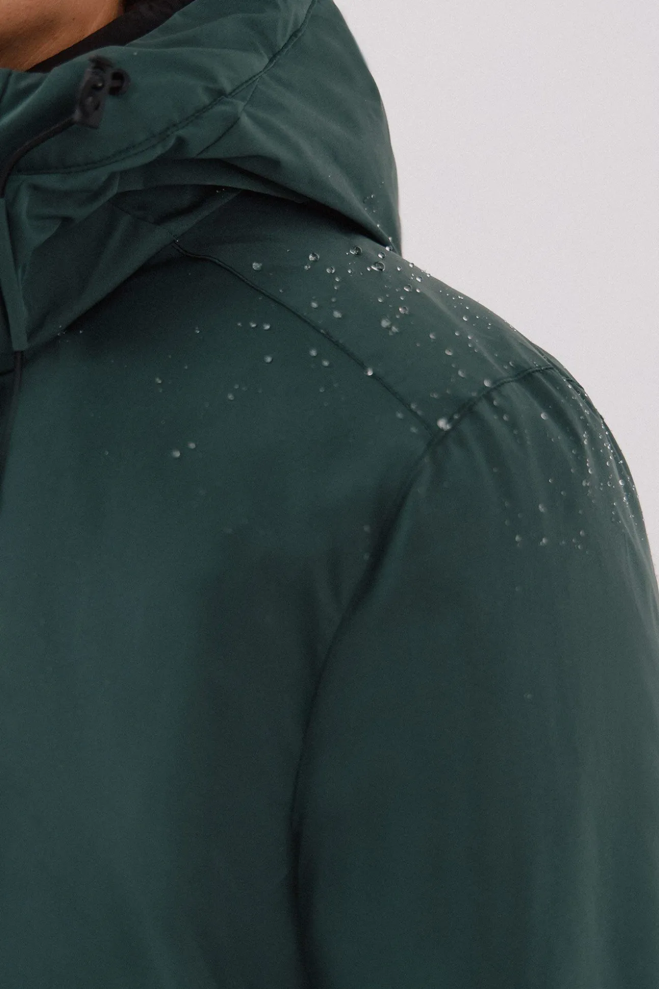 Parka con capucha