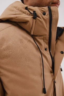 Parka con capucha