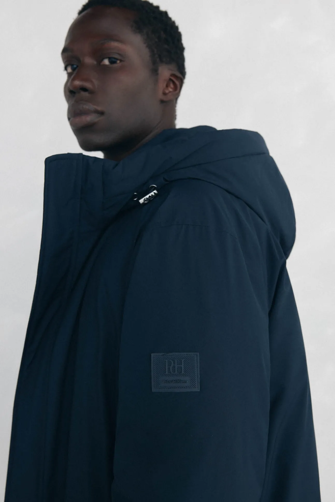 Parka corta capucha