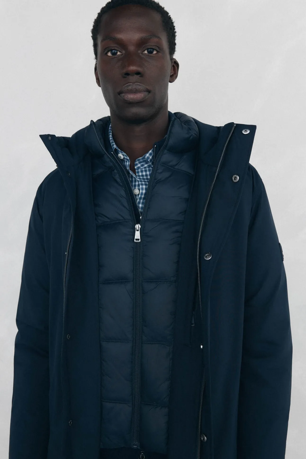 Parka corta capucha