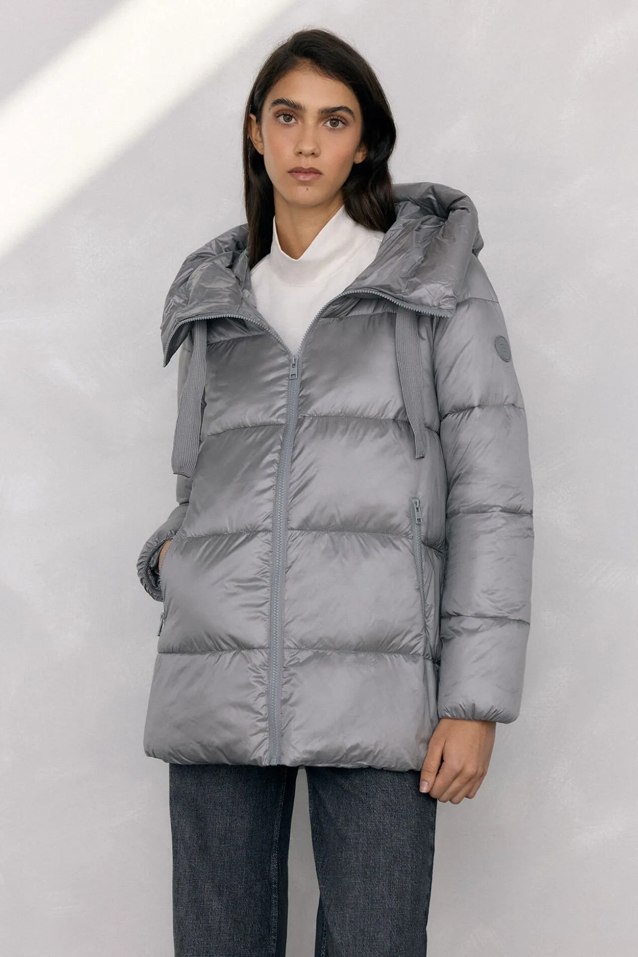 Parka corta capucha