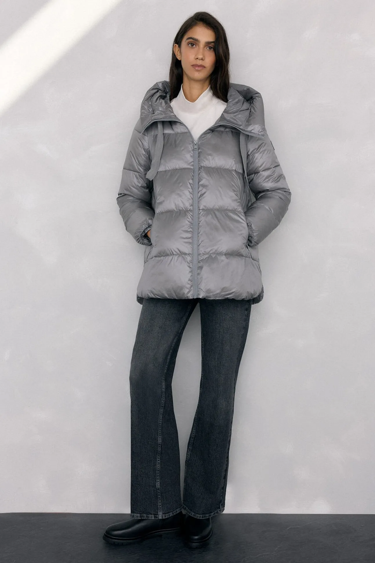 Parka corta capucha