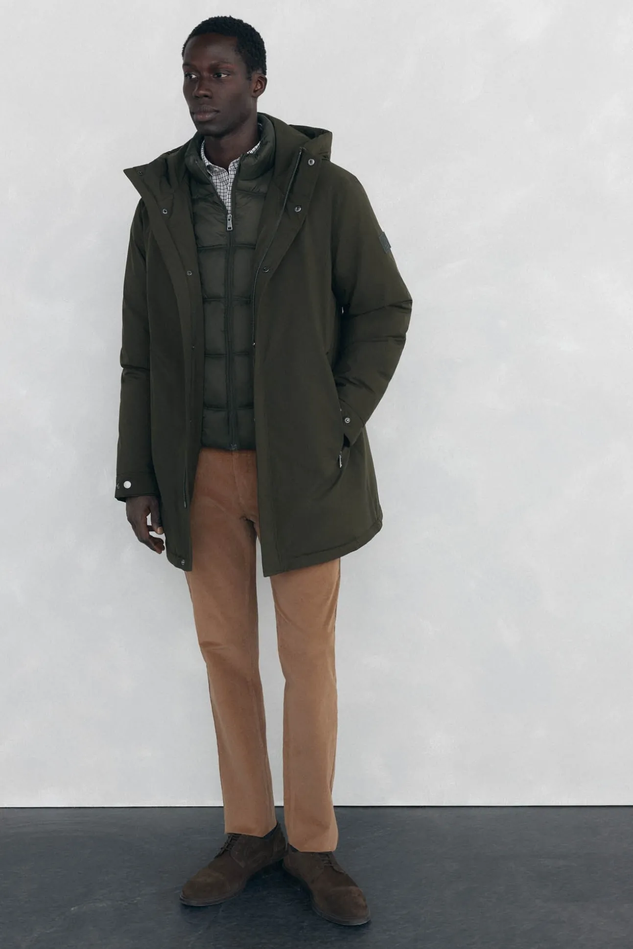 Parka corta capucha