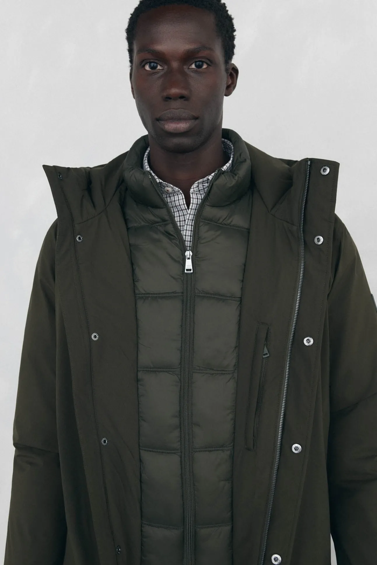 Parka corta capucha