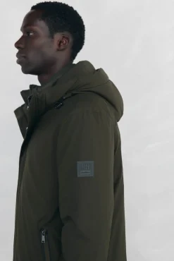 Parka corta capucha