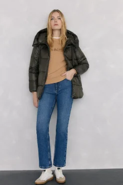 Parka corta capucha