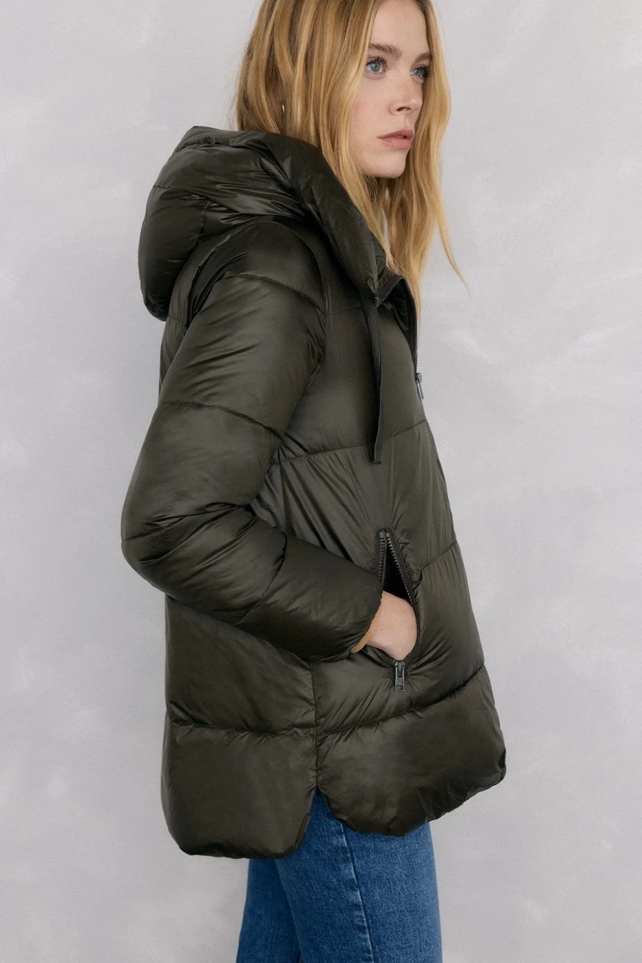 Parka corta capucha
