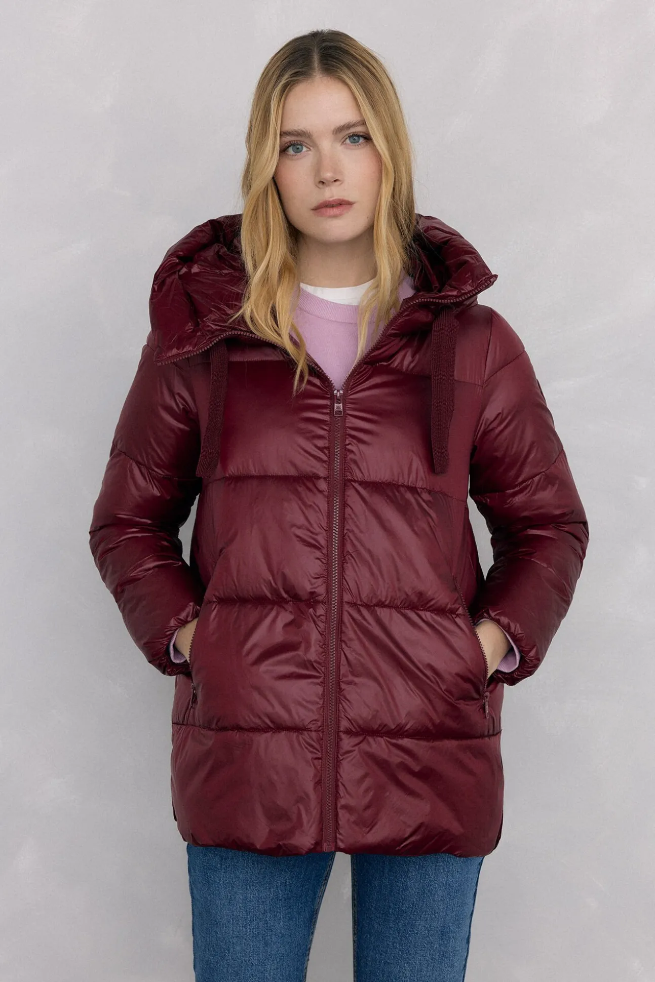 Parka corta capucha