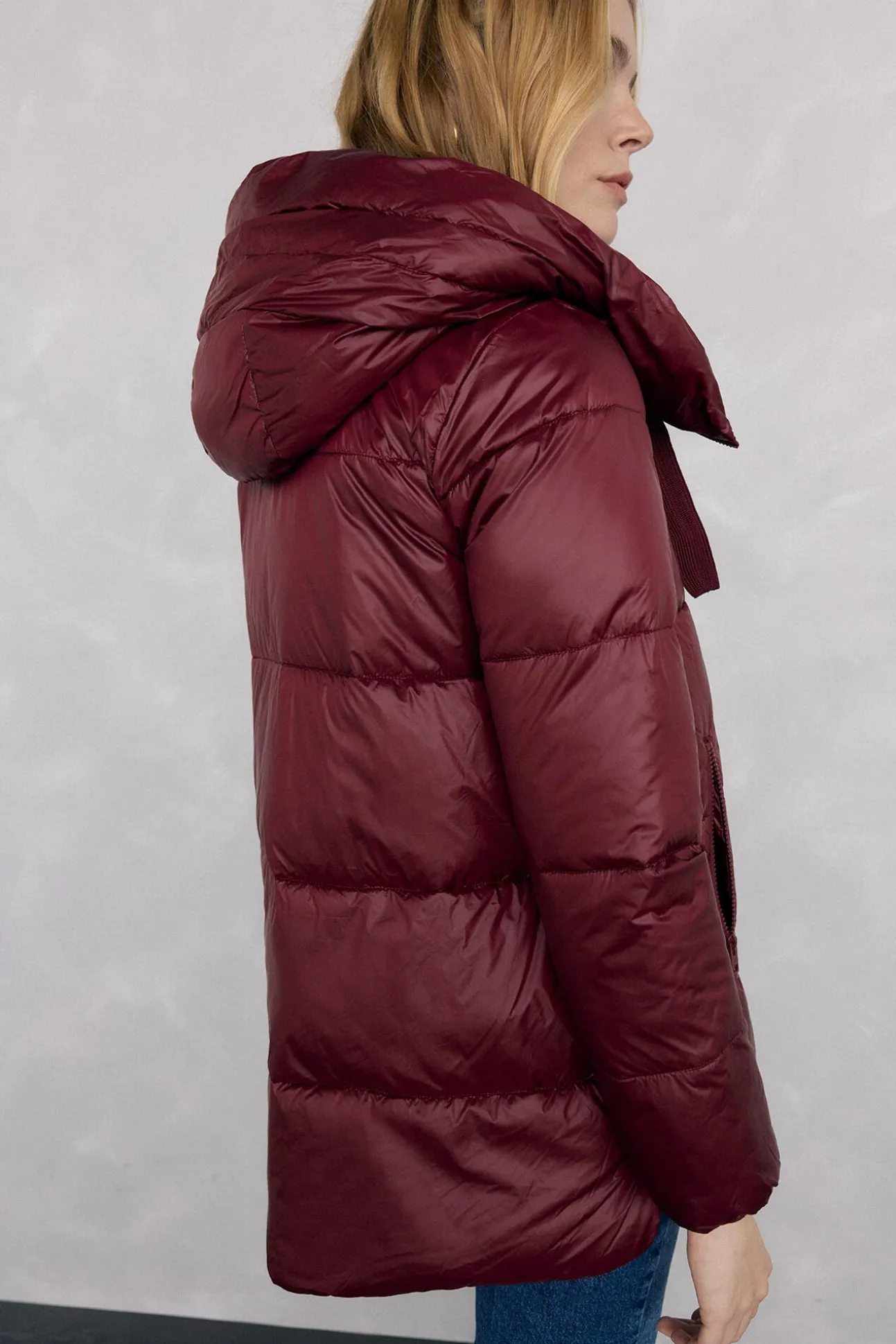 Parka corta capucha