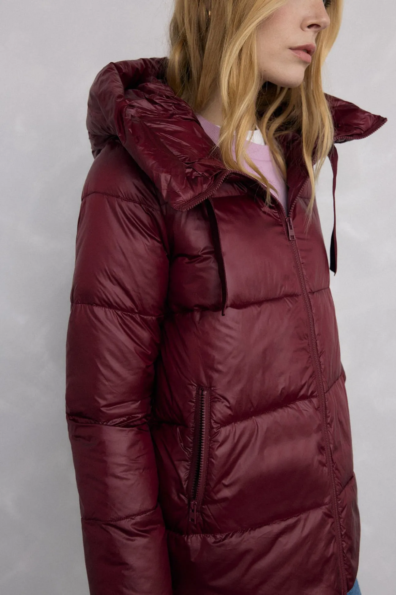 Parka corta capucha