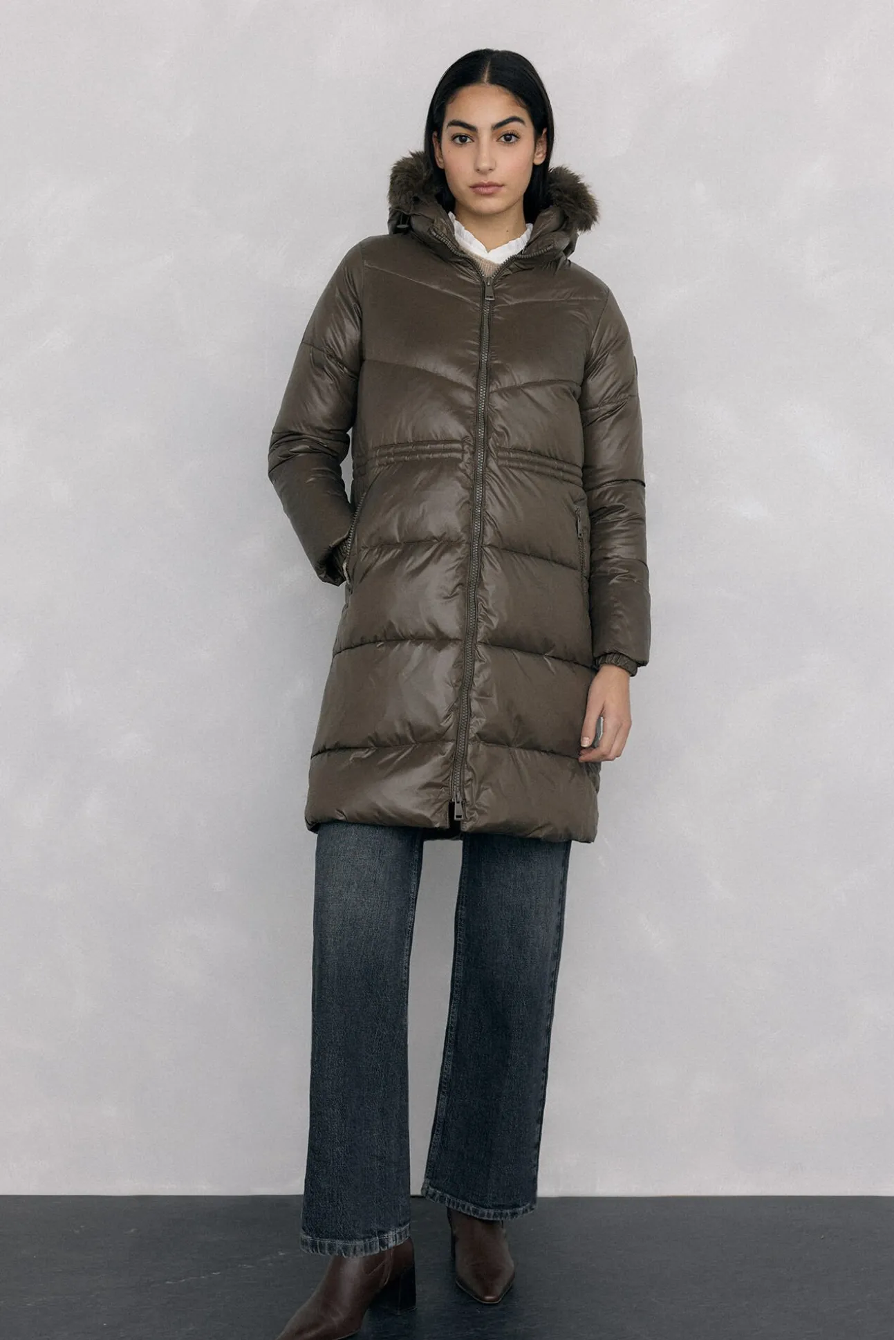 Parka larga capucha