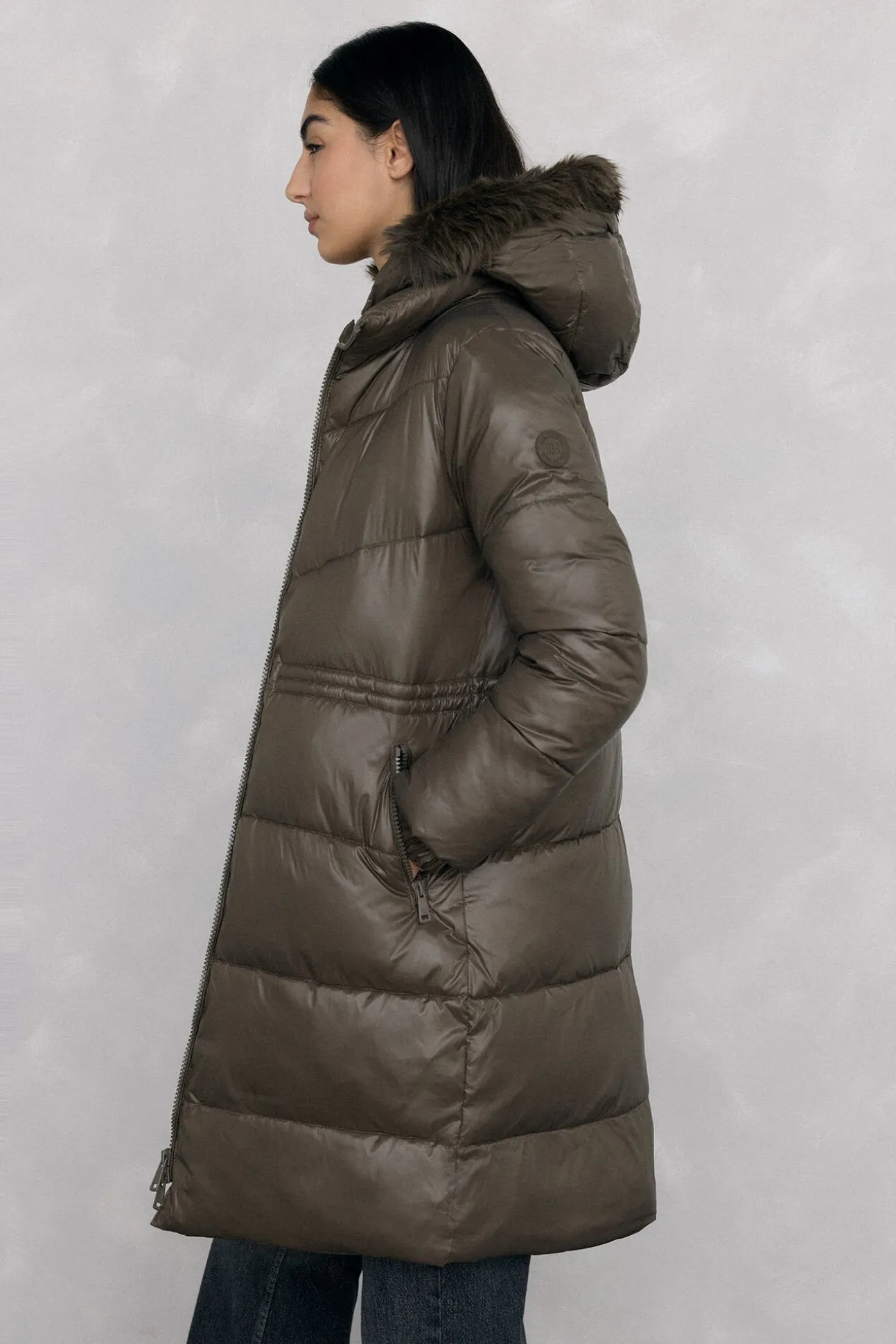 Parka larga capucha