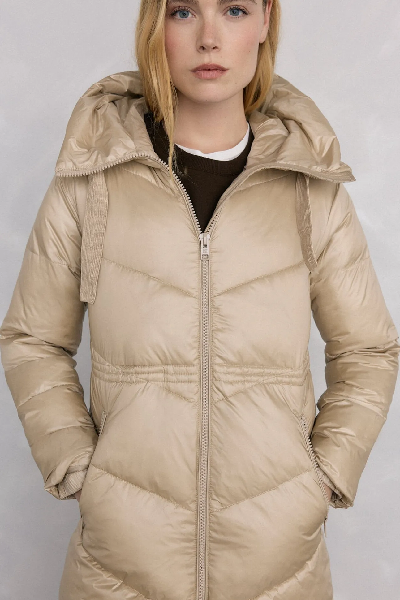 Parka larga capucha