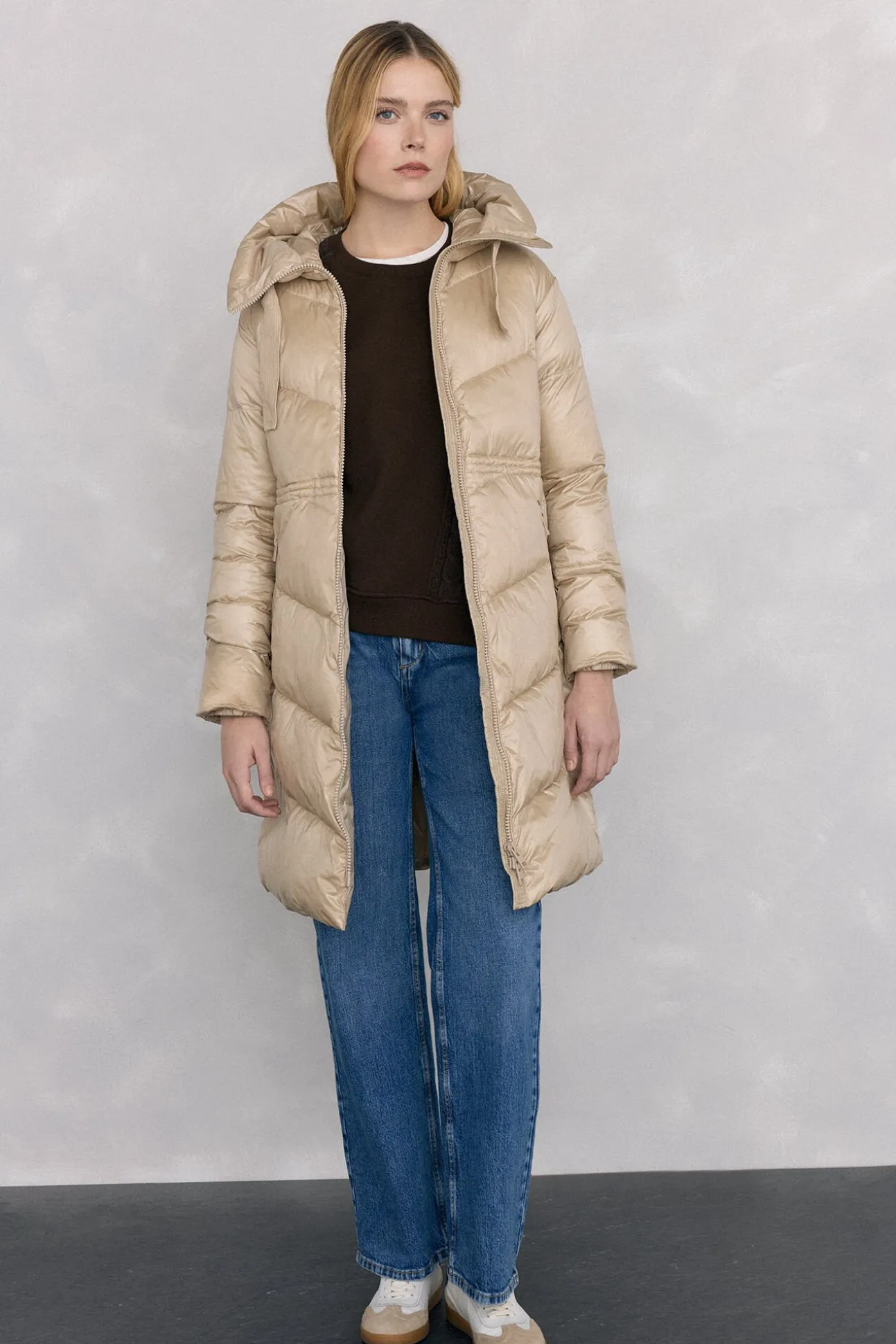 Parka larga capucha