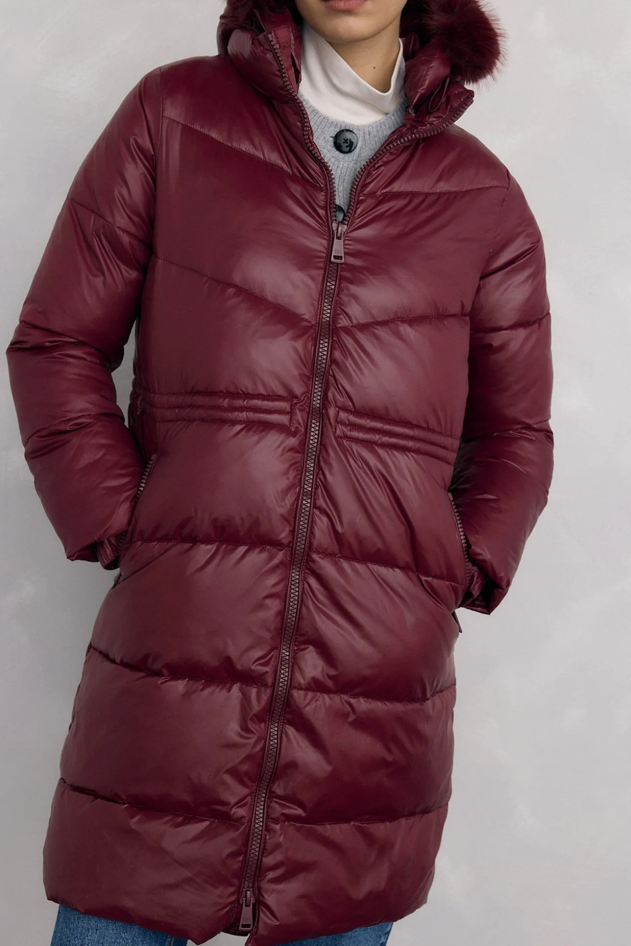 Parka larga capucha