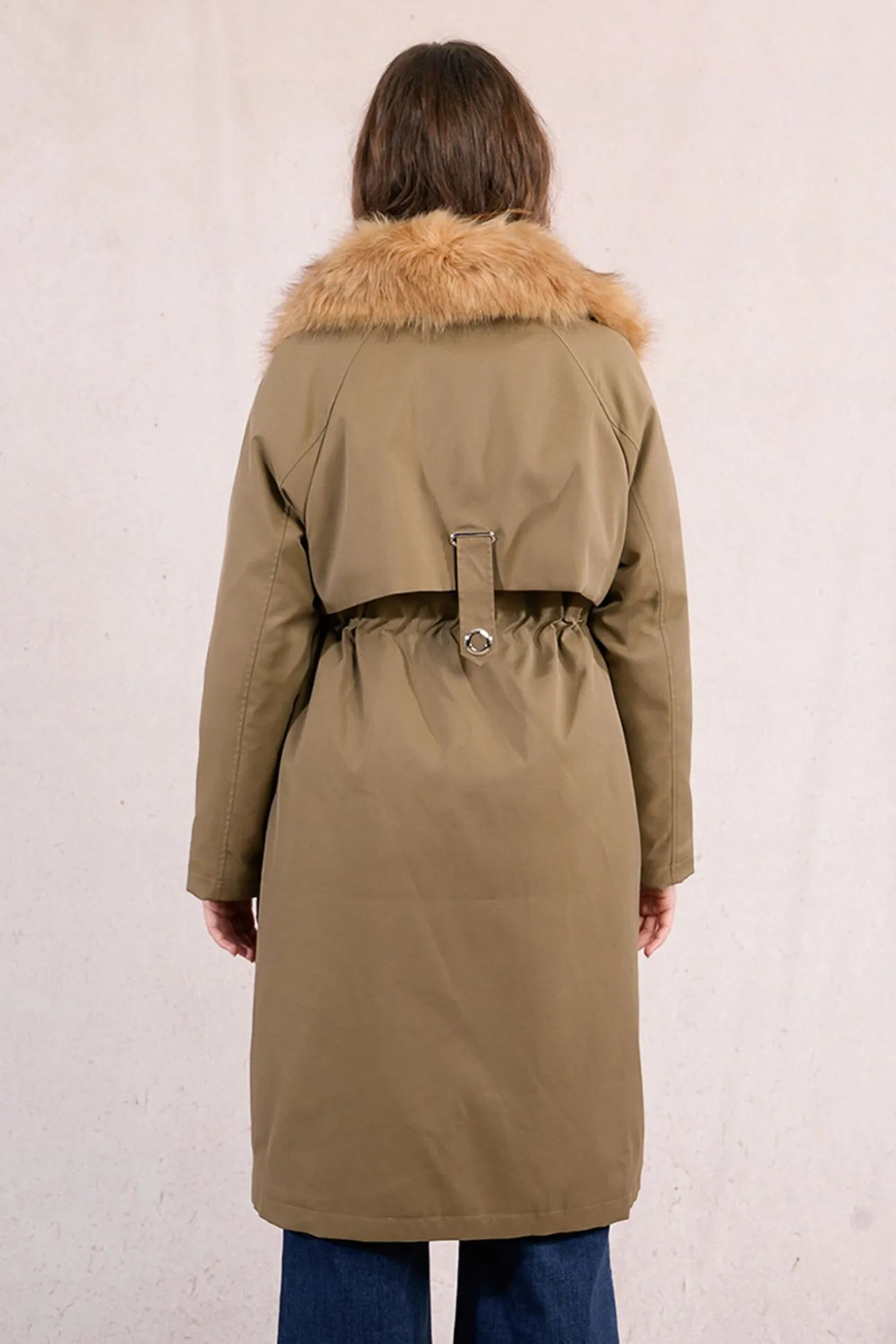 Parka larga con cuello en tejido de pelo