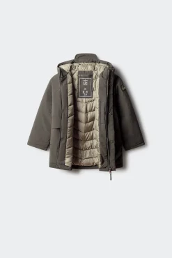 Parka marrón niño