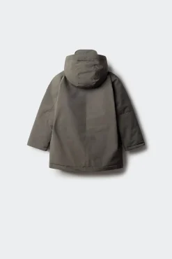 Parka marrón niño