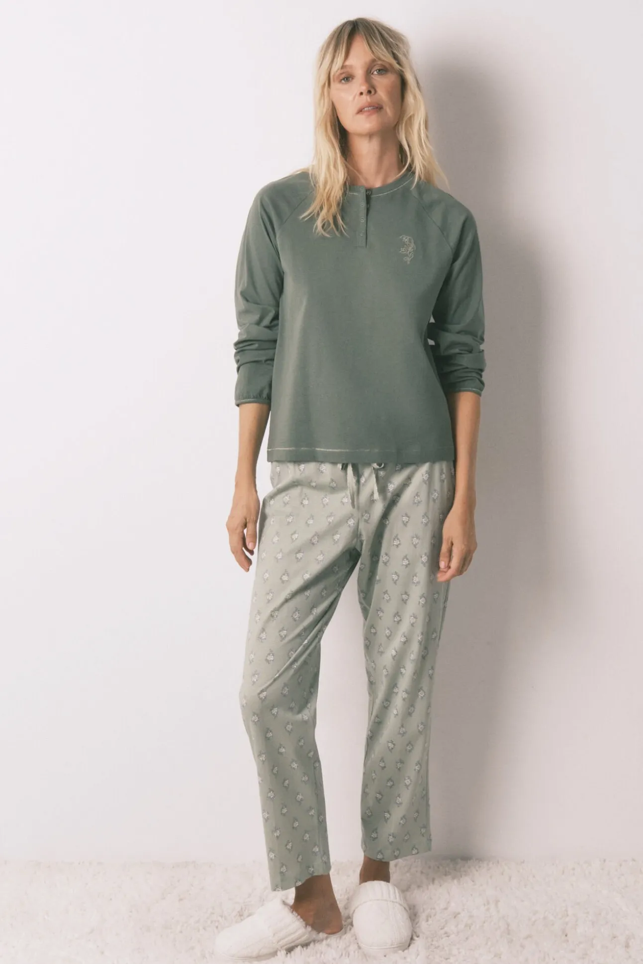Pijama largo algodón pantalón flores