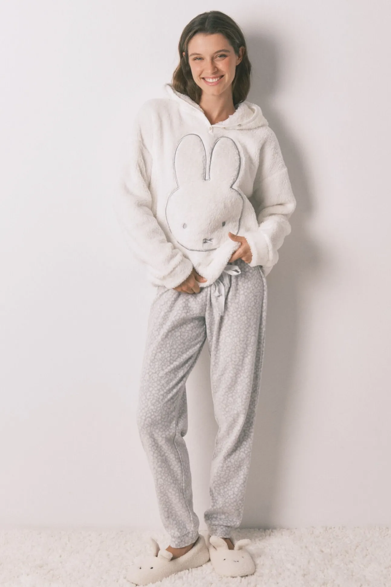 Pijama largo polar estampado animal Miffy
