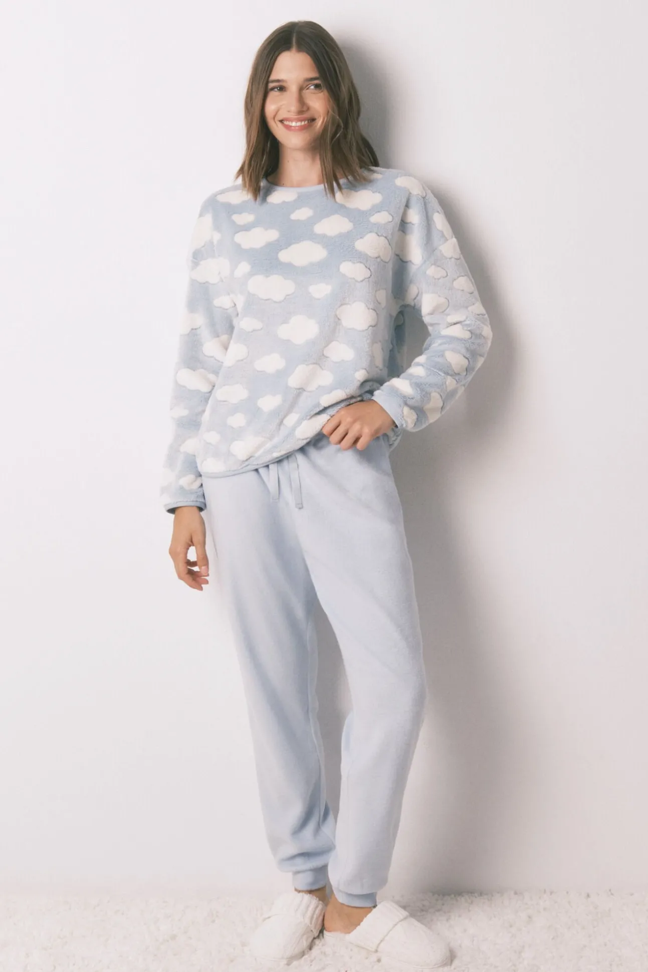 Pijama largo polar mousse nubes
