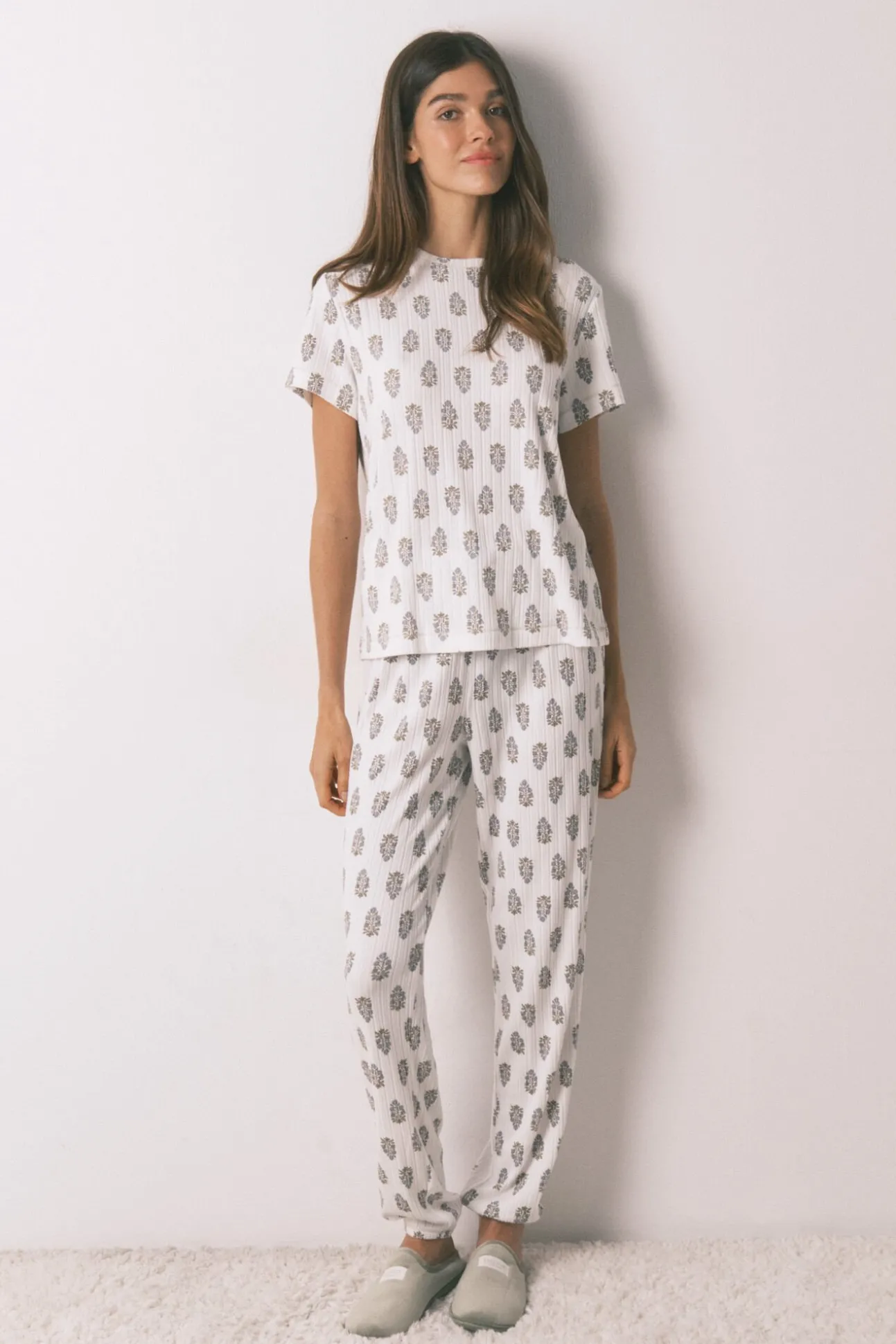 Pijama largo super soft flores manga corta