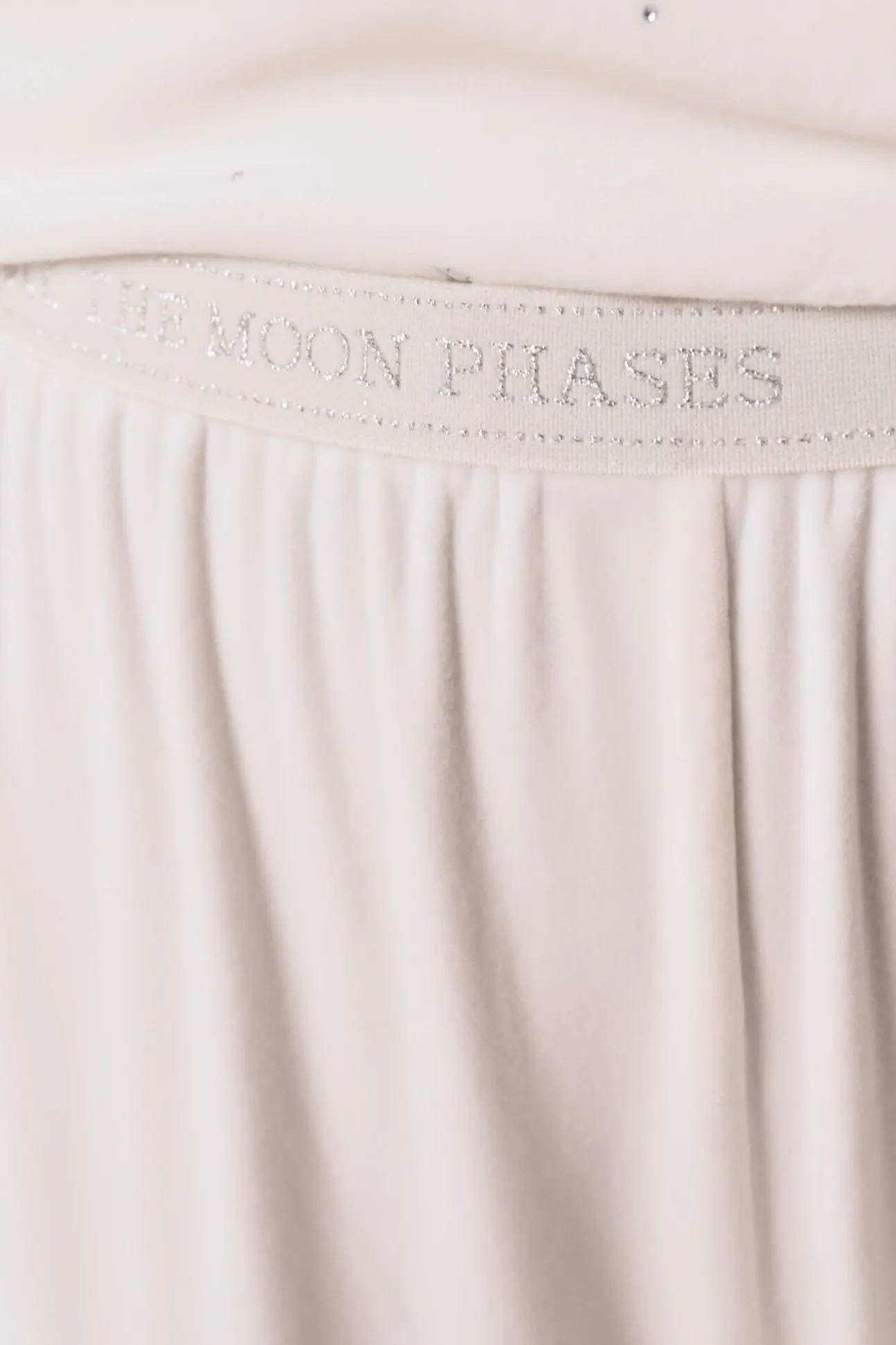 Pijama largo terciopelo suave blanco brillo
