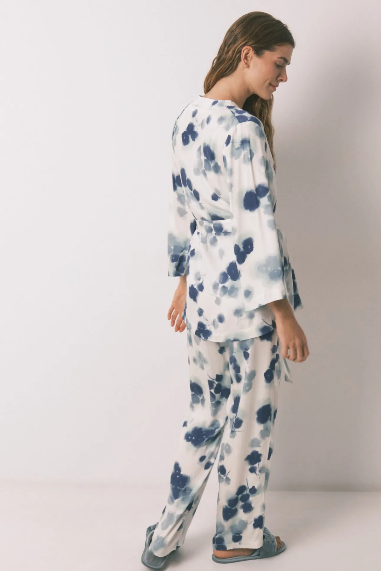 Set pijama satén floral verde