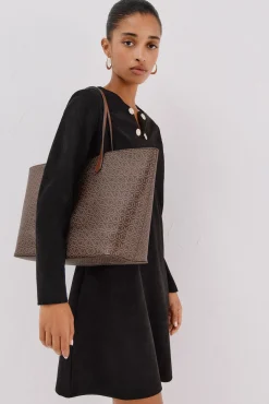 Shopper monogram