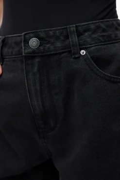 Short denim