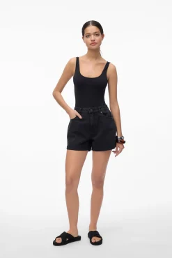 Short denim