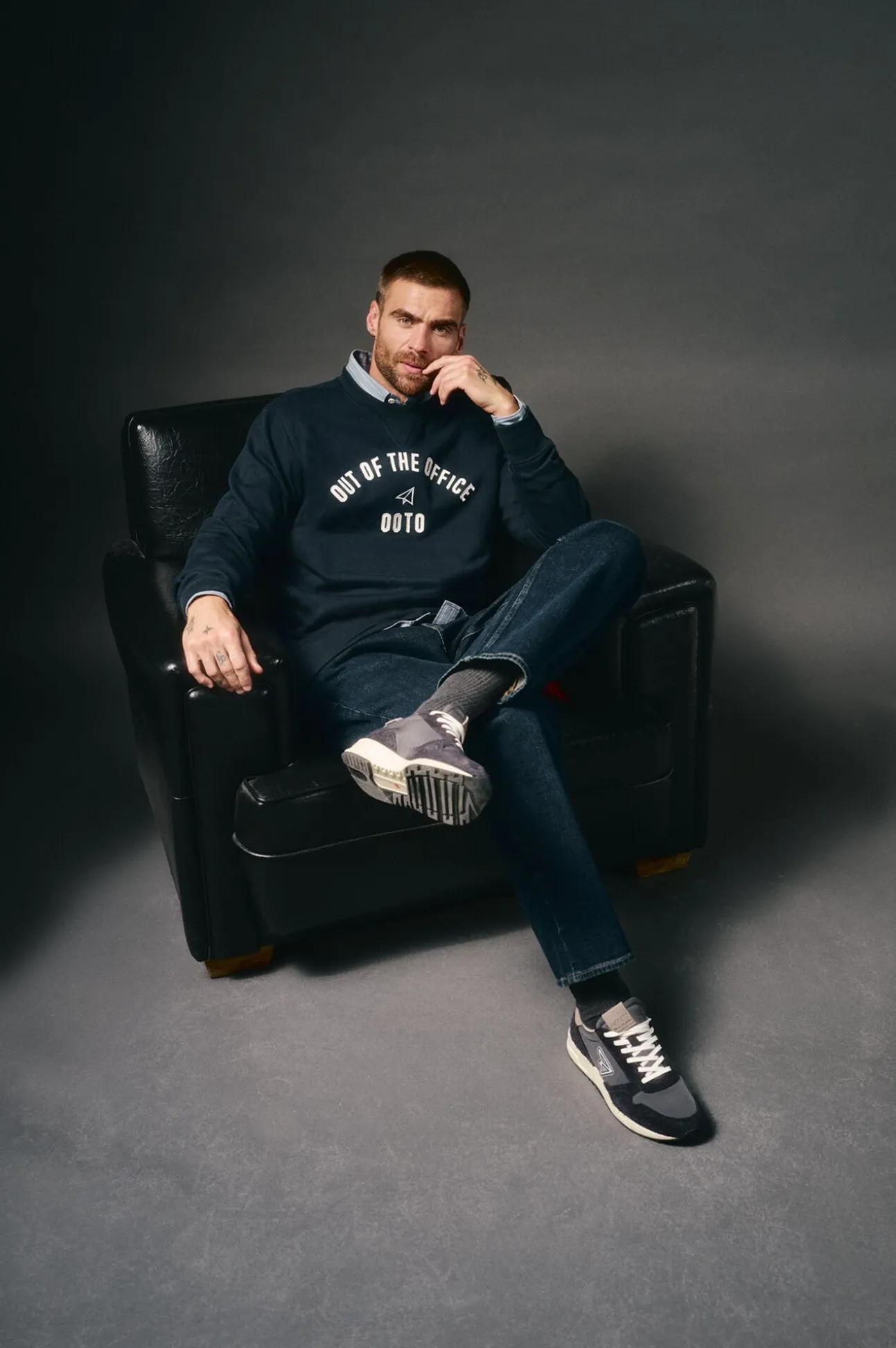 Sudadera caja logo