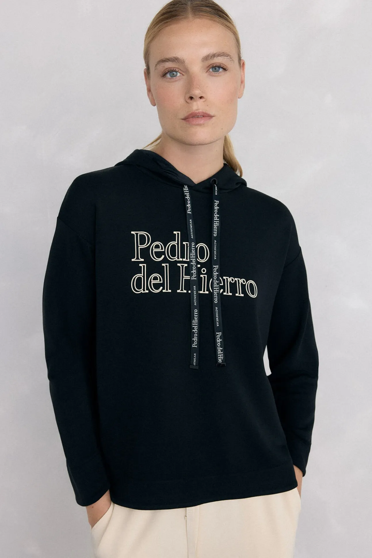 Sudadera capucha logo soft touch