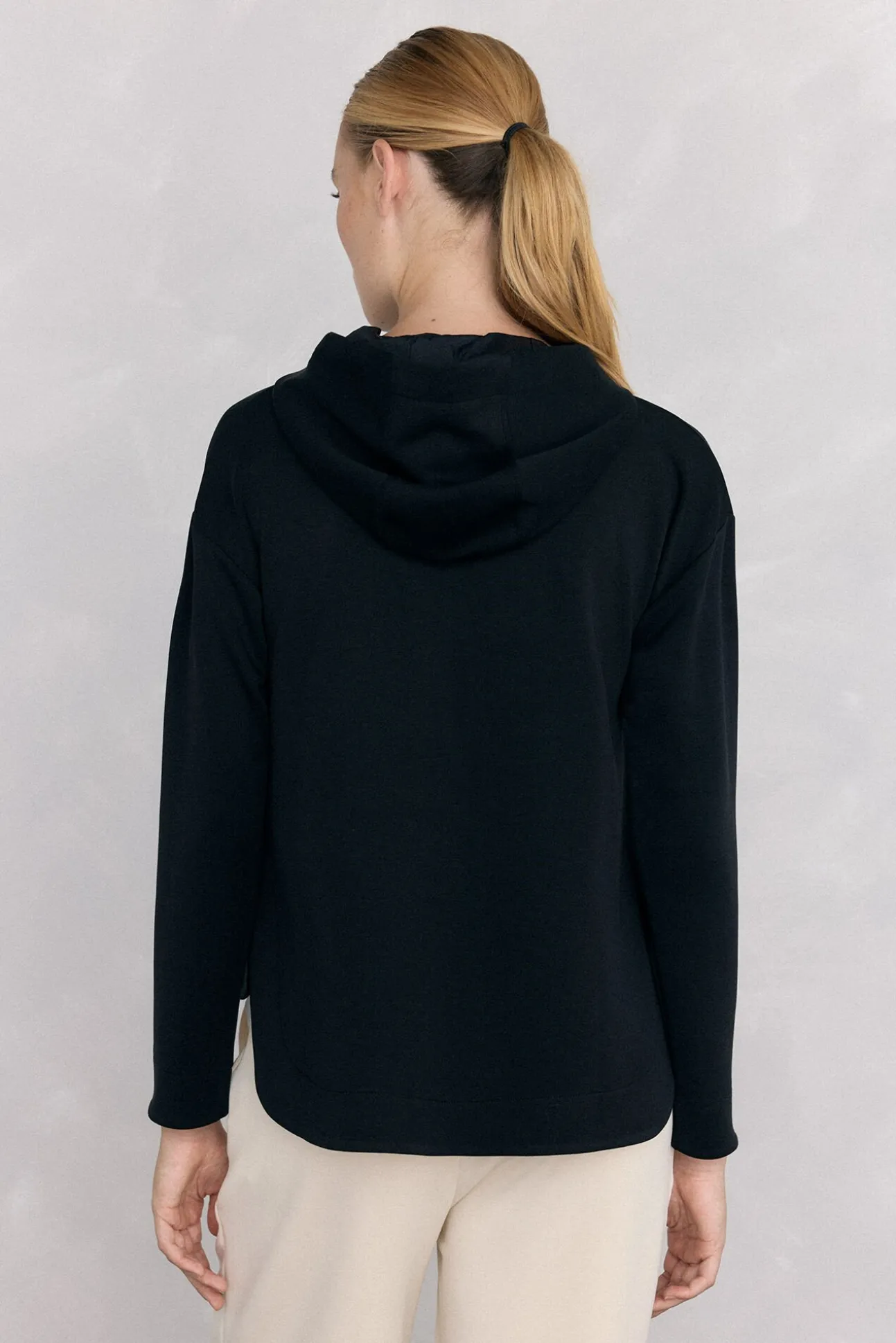 Sudadera capucha logo soft touch