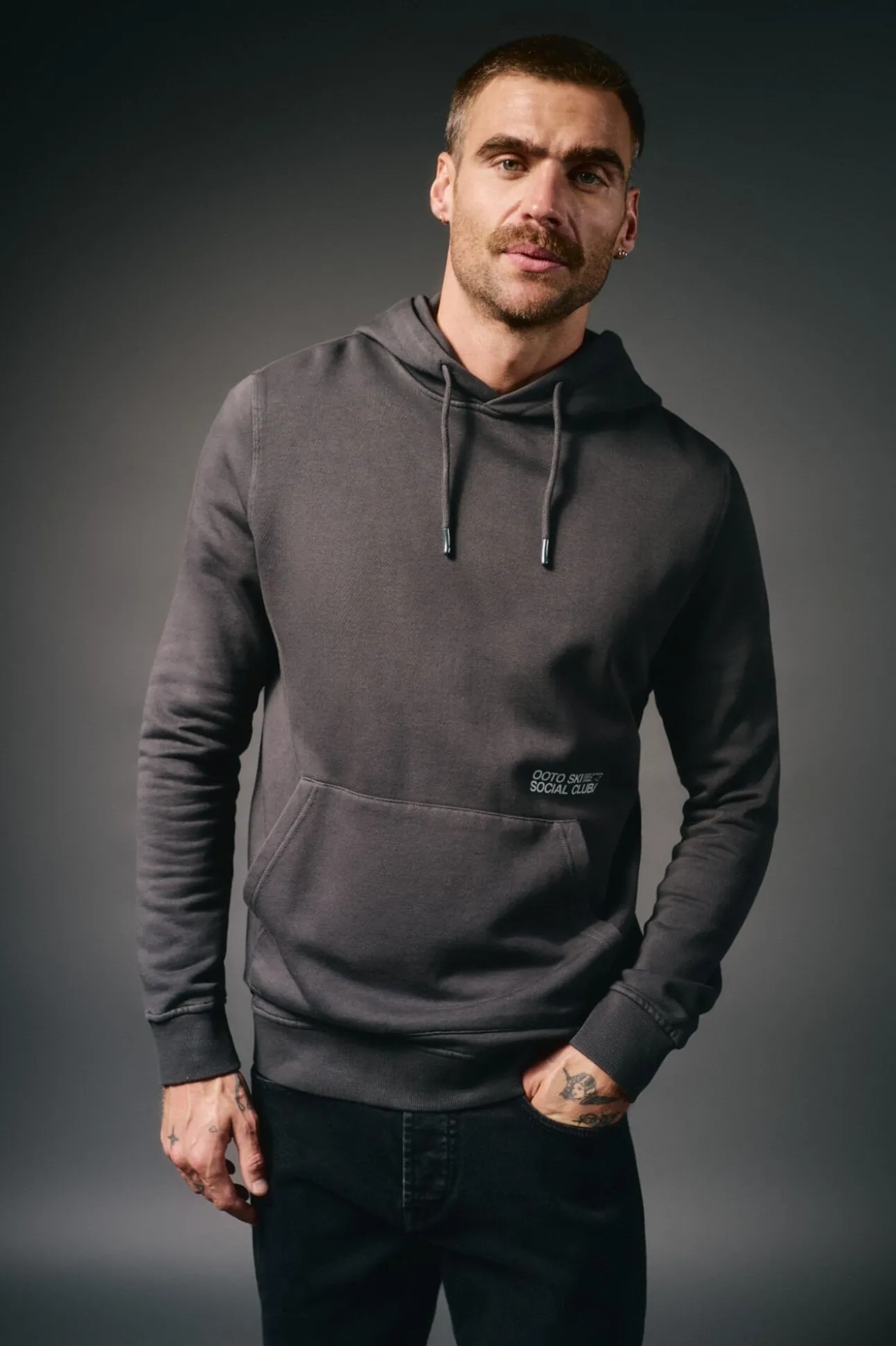 Sudadera con capucha