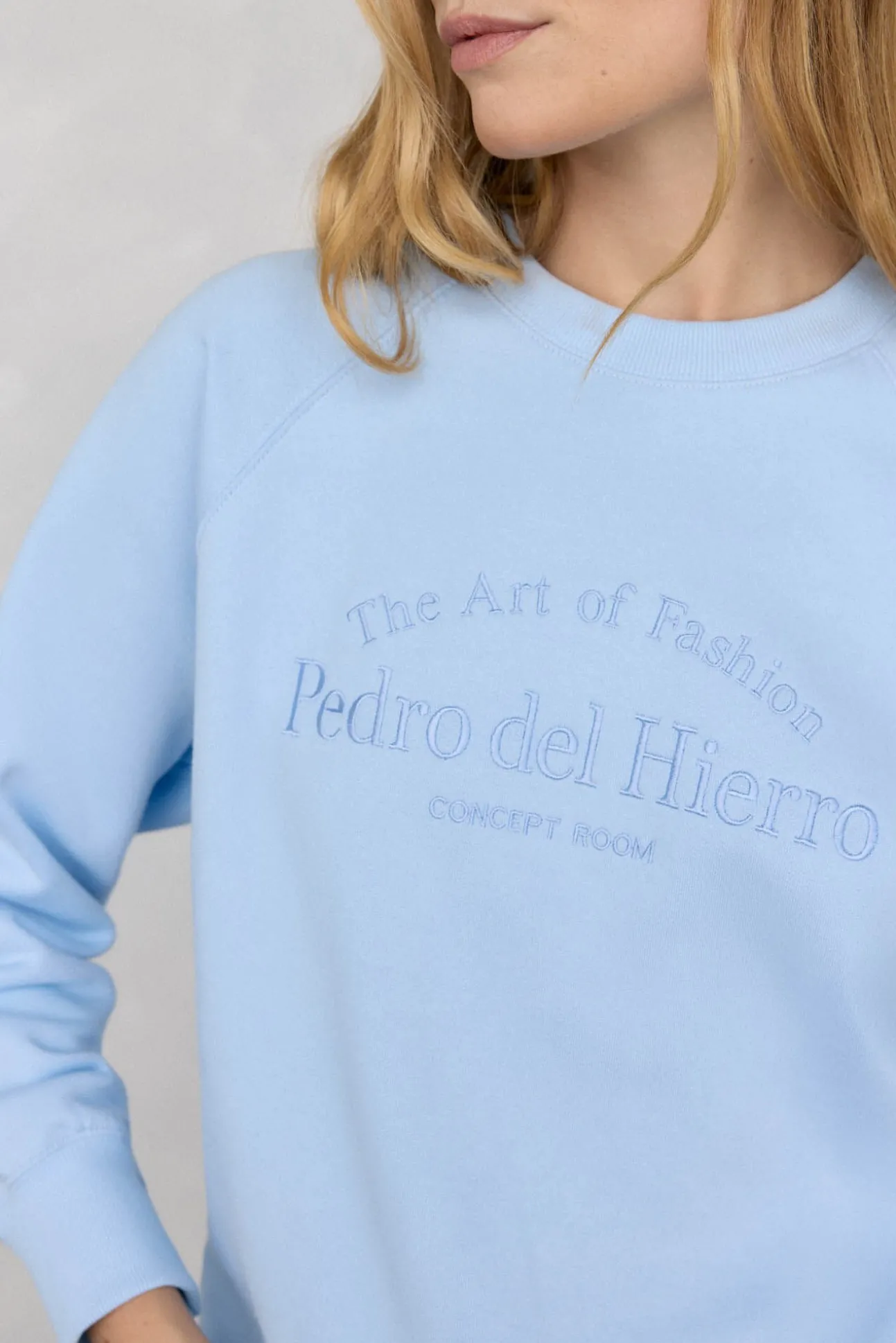 Sudadera logo bordado