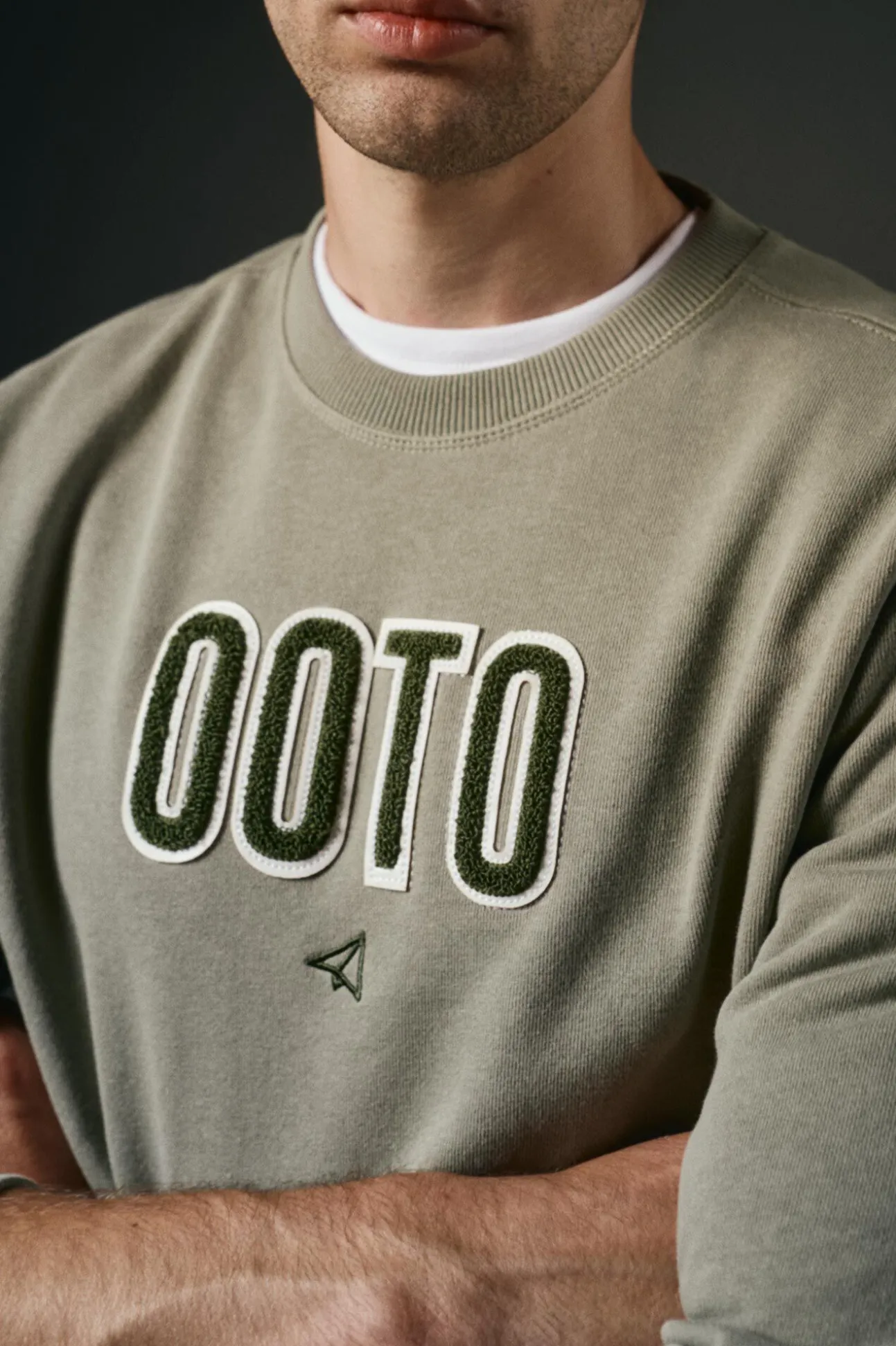 Sudadera logo bordado