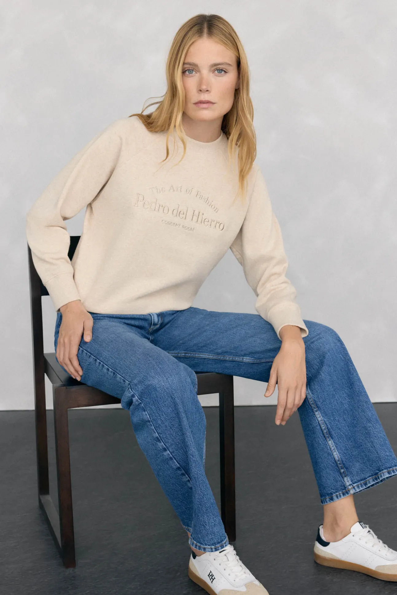 Sudadera logo bordado
