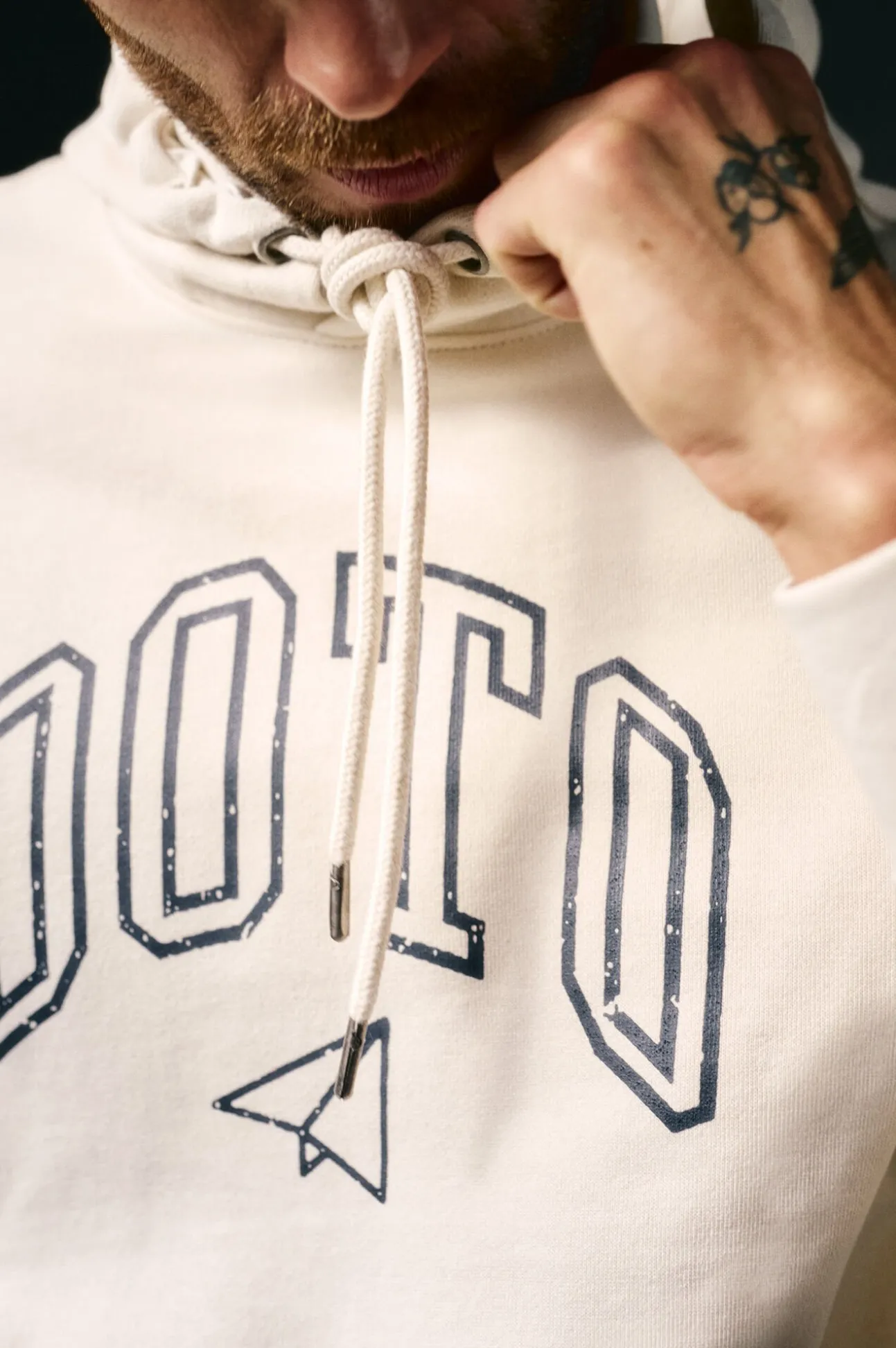 Sudadera logo con capucha