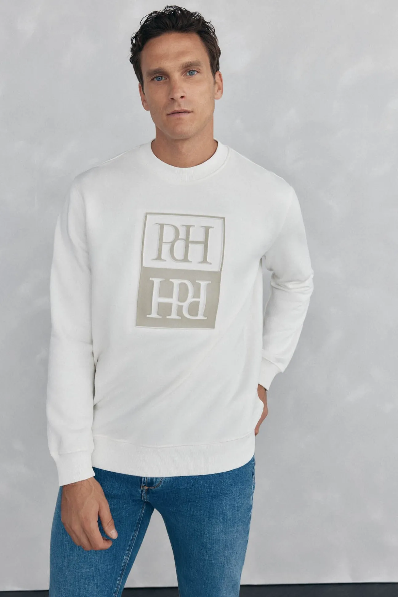 Sudadera logo relieve